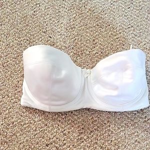 Cabernet soft cup white strapless bra. 32 D. White